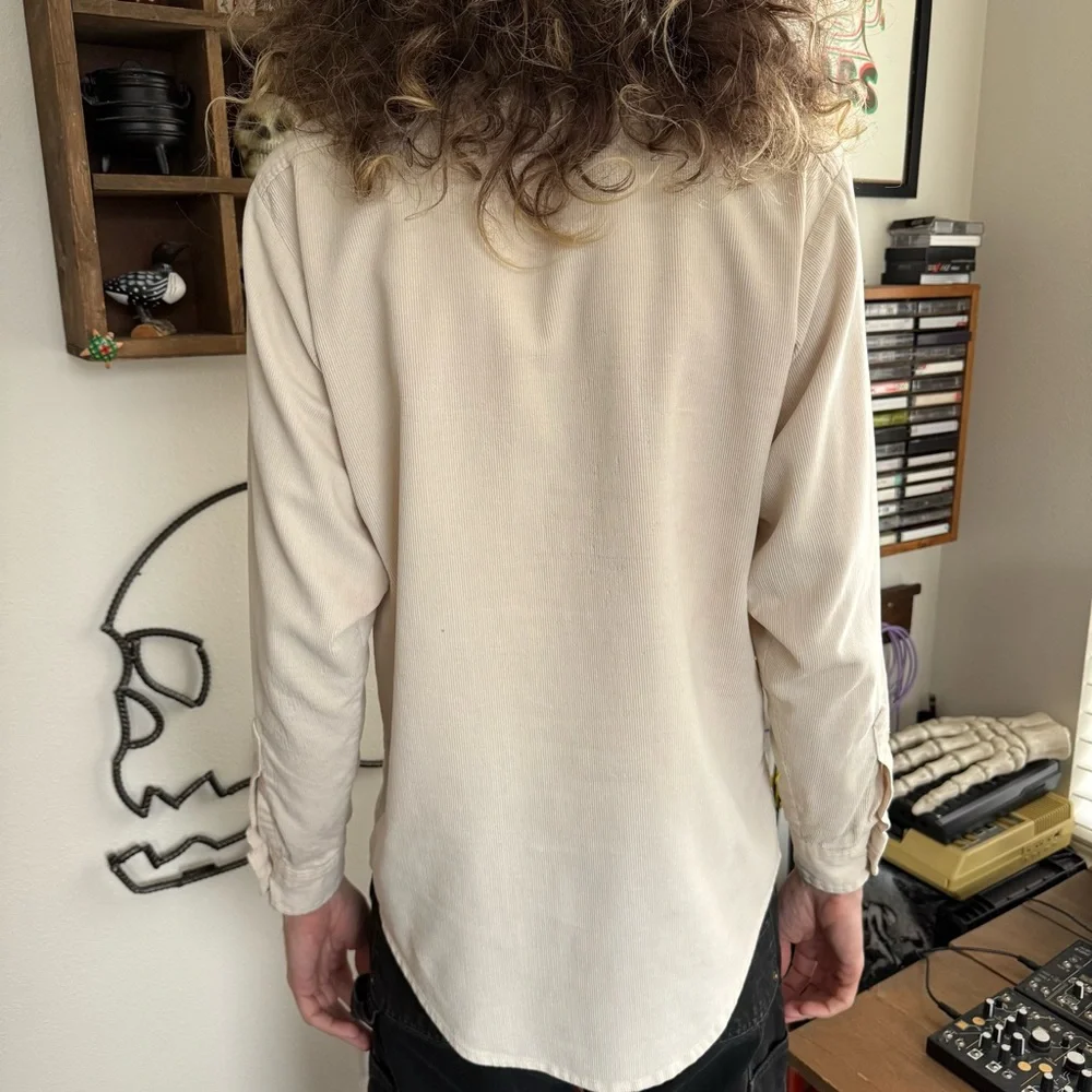 ๐ SOLD ๐ Vintage 80s Eddie Bauer Pinwale Corduroy Long Sleeve Button Down ~ S - Picture 5 of 9